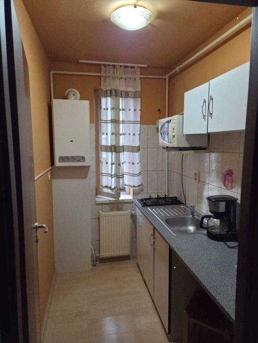 Închiriez garsonieră decomandată 1 cameră