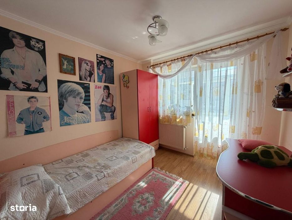Apartament 4 camere. etj 2,  Radauti