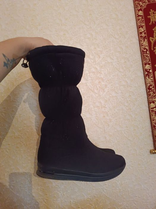 Сапоги 37-38 разм. 150 тыс.