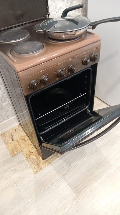 Электро плита 4 комфорки