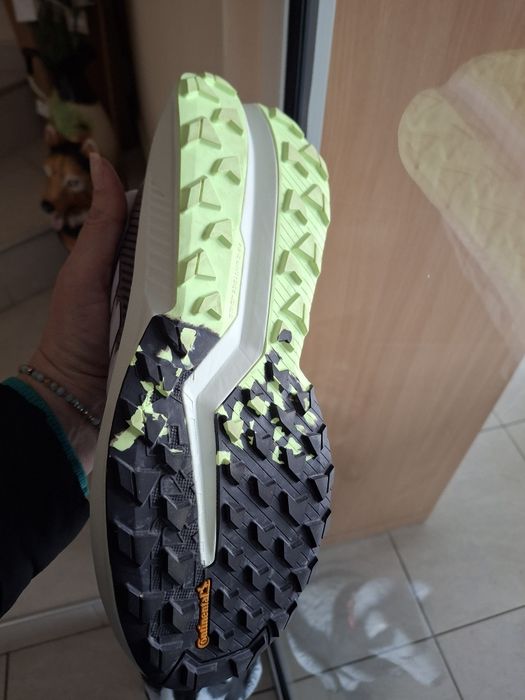 Дамски маратонки adidad