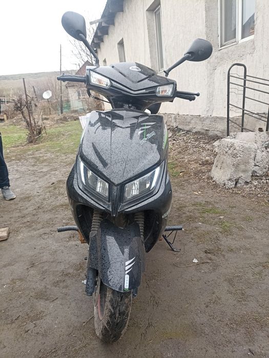 Продам срочно Мопед М8