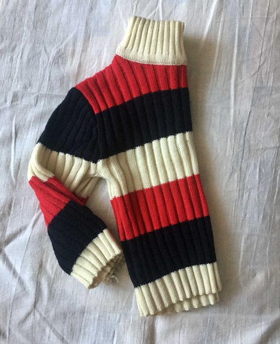 Детская теплая одежда (свитеры) на 5-10 лет