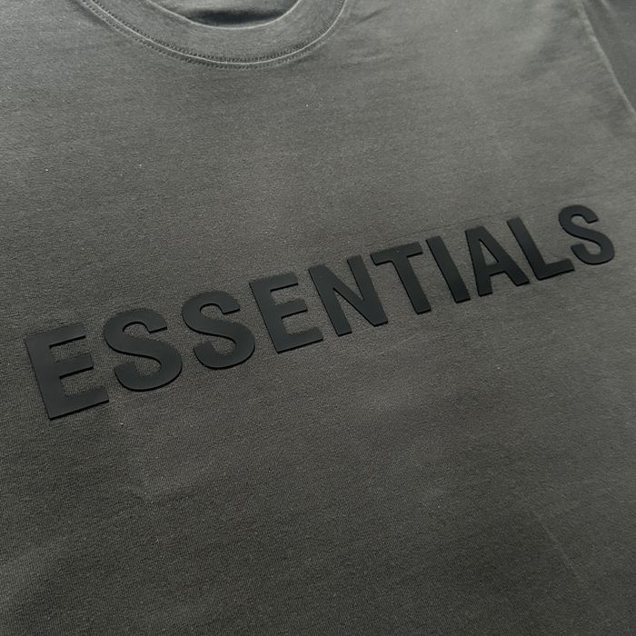 Футболка Essentials