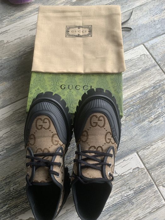 Papuci gucci purtati odata