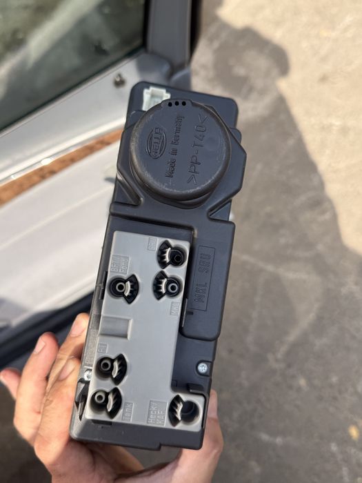 Mercedes w210 sentr zamok vakum  sotiladi