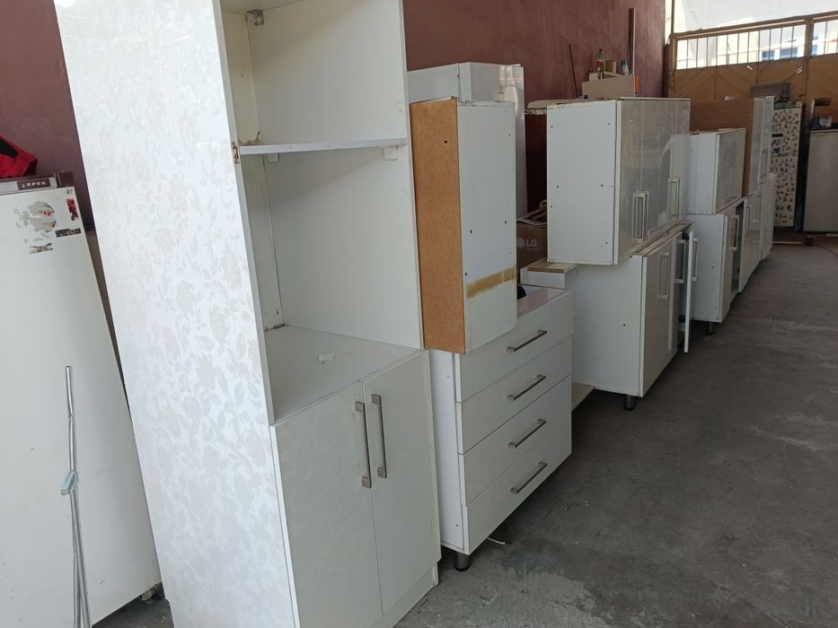 Кухний мебел 6 меторли мдф фасад акрил