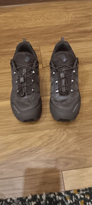 Продавам чисто нови маратонки за джогинг на фирмата Зара