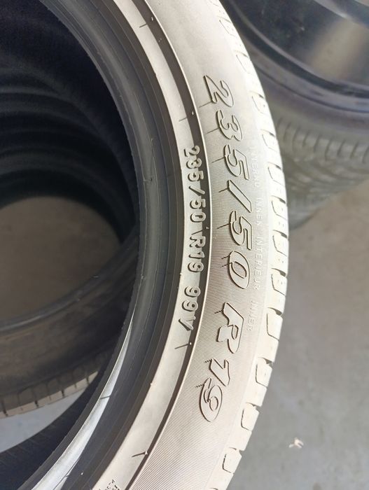 235 50R19 Pirelli Scorpion verde