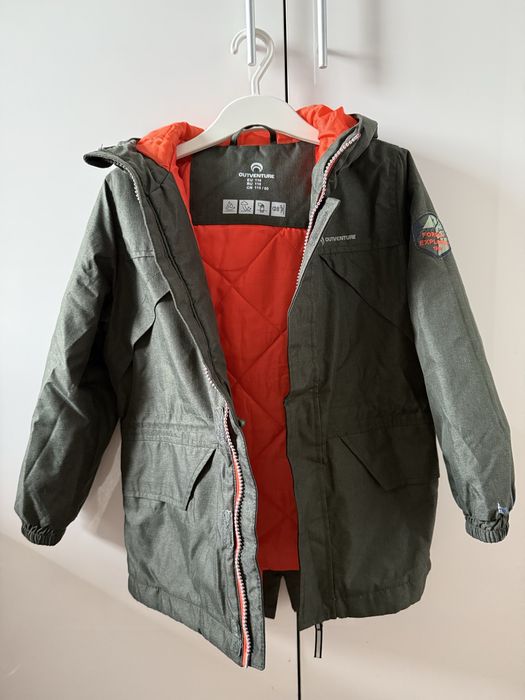 Продам куртку на мальчика