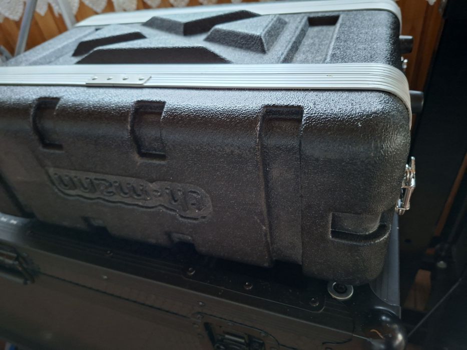 Stage box Midas DL32 + the sssnake 50 cat