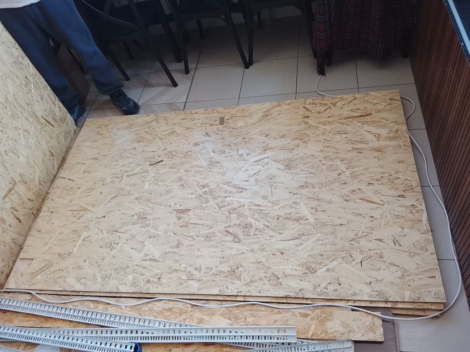 Продам 6 листов ОСБ, 125 на 200 на 9