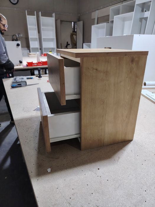 Noptiere diferite modele