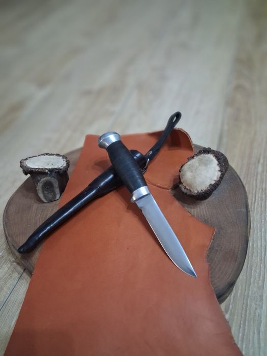 Cutit suedez maner de piele