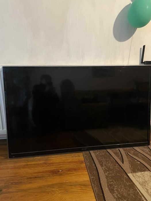 Smart телевизор Peaq 53"