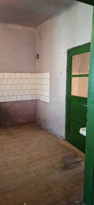 Teren cu casa de vânzare