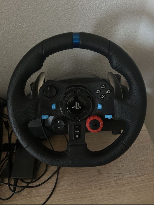 Продавам Волан Logitech  G29
