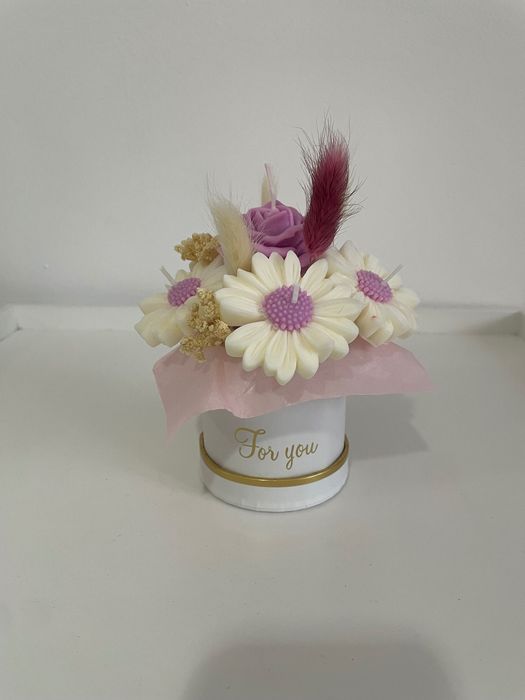 Seturi cadou cu lumanari din ceară de soia și recipiente ceramice