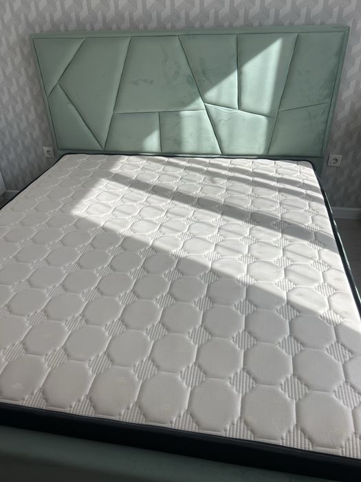 Кровать двуспальная