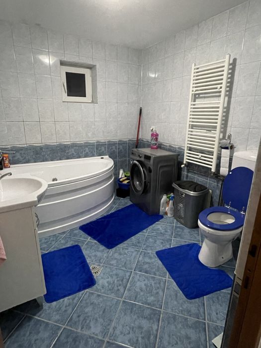 Inchiriez apartament zona Cedonia 3 camere