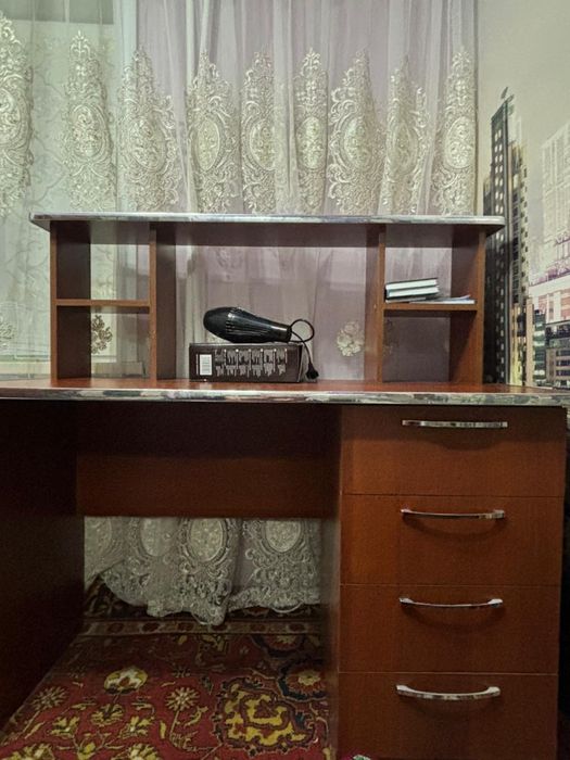 продам компьютерный стол