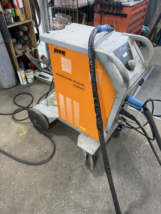 Aparat de sudura AC/DC