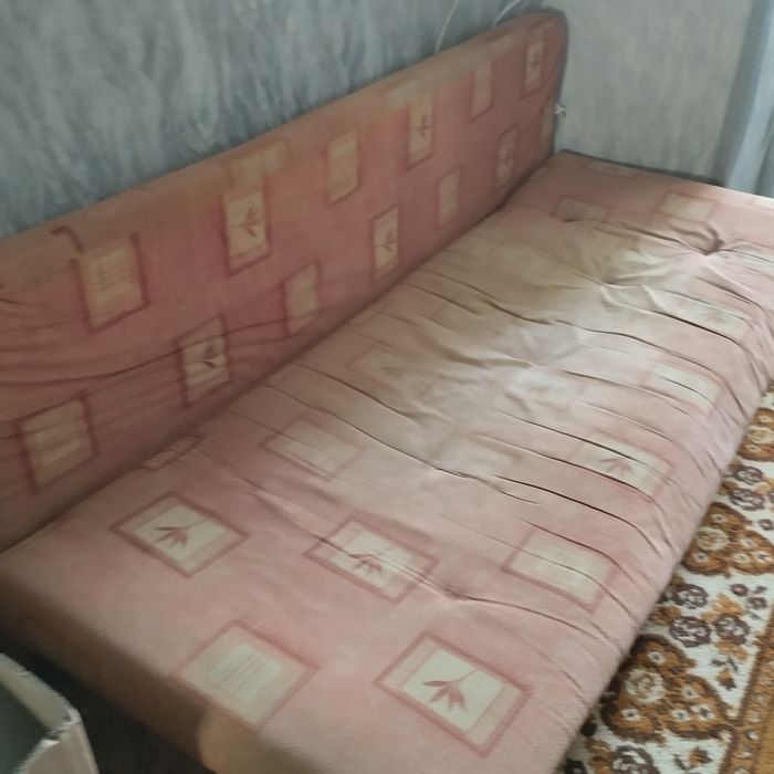 Продам диван- тахту..