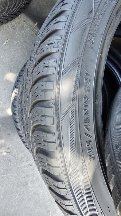 4 anvelope iarnă Falken 225/45/19 -6mm