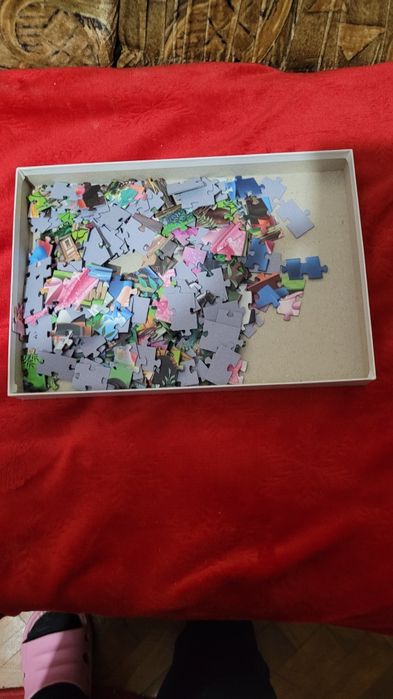Vând Puzzle pentru fetițe de peste 7 ani cu 200 de piese