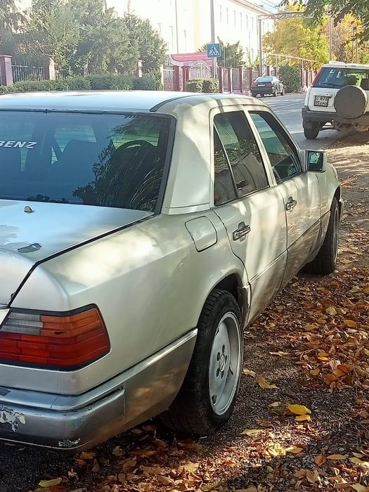 Mercedes-Benz w124 E260