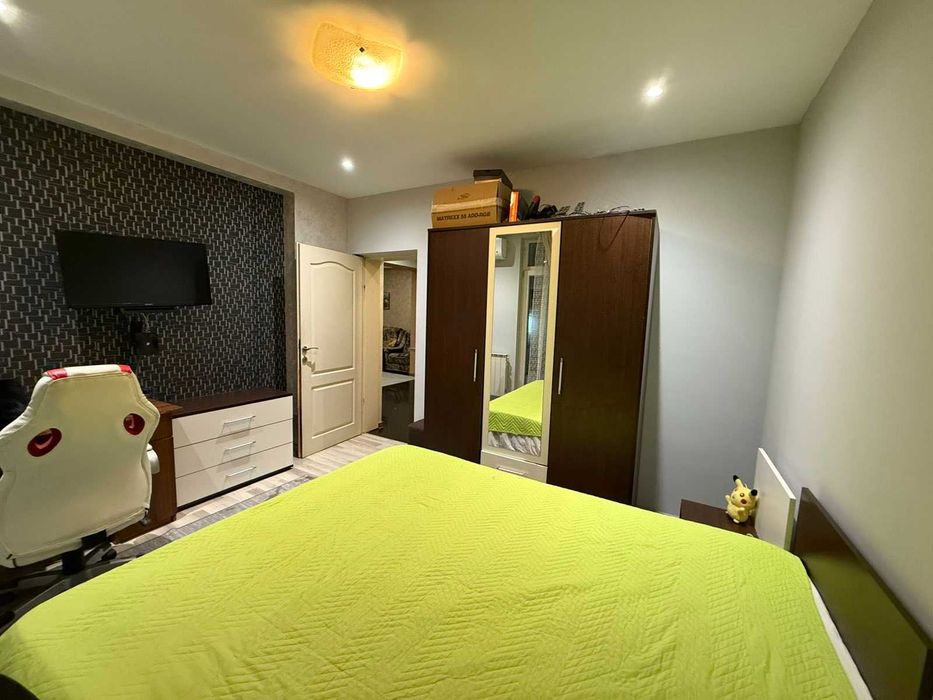 ТОП оферта! Етаж от къща с голям двор в гр. Божурище