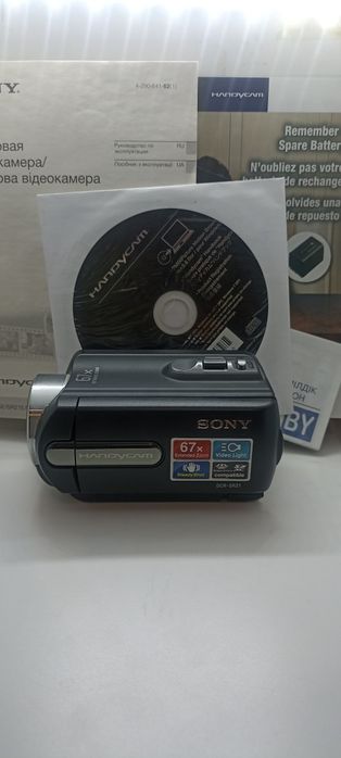 Продаю цифровую видеокамеру SONY DCR-SR21E