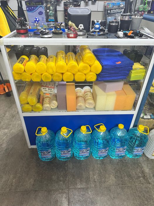 Стеклянные витрины, эконом панели, шкафы б/у