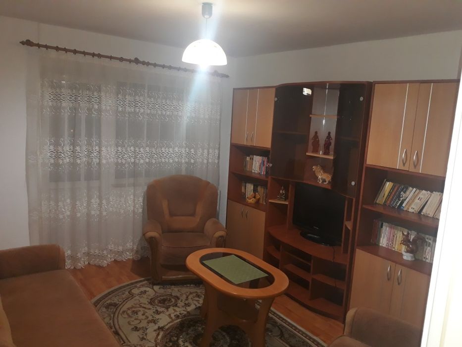 Inchiriez apartam 2 camere decomandat zona Piata Crang etj 3/4,complet