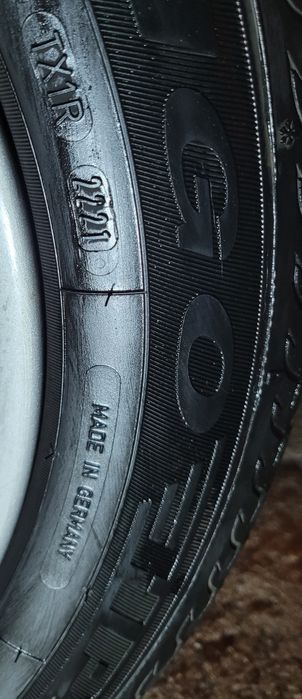 Vând 2 anvelope Debica iarna 205 55 16