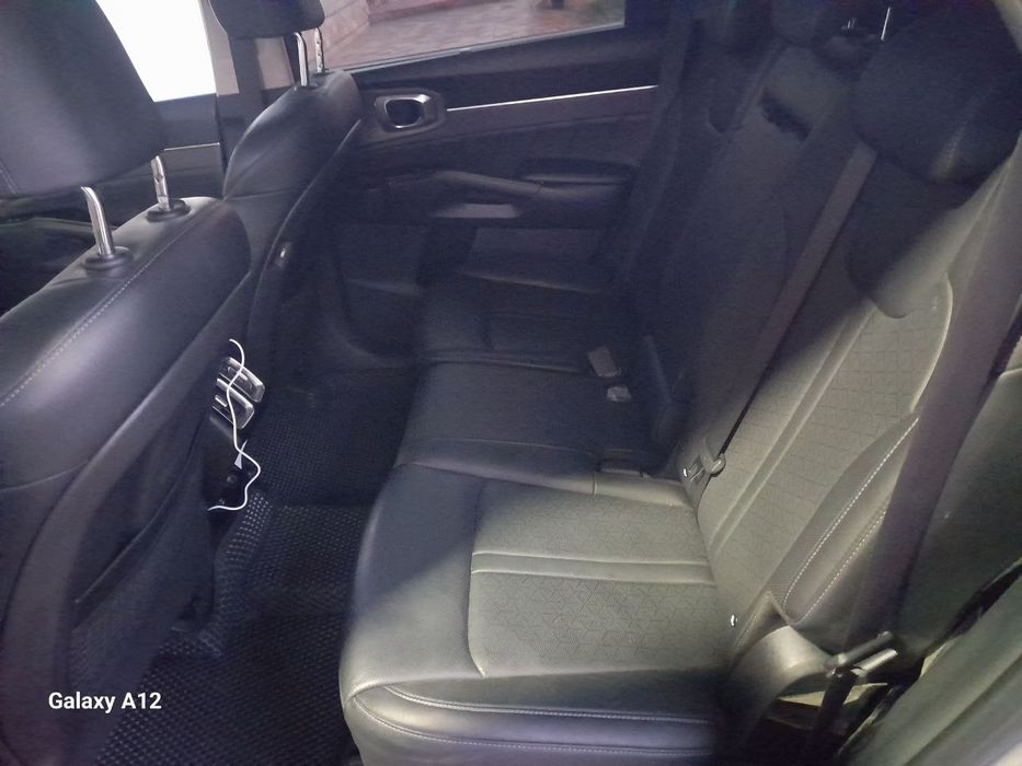 Kia Sorento      .