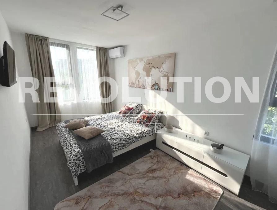 Дава се под наем Четиристаен апартамент в Варна, Център - 100 кв.м за 800 € - Снимка #2