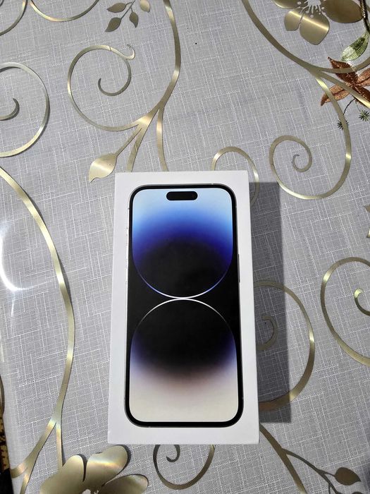 Vând Iphone 14 pro, argintiu, 128 gb, în stare  excelentă .