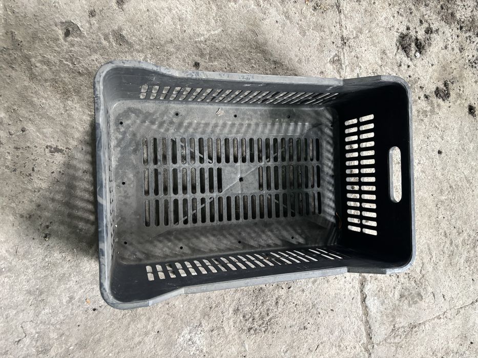 Продавам пластмасови щайги!