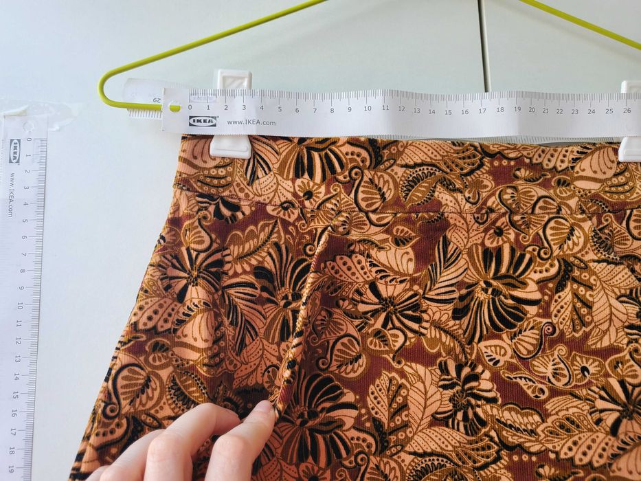 FUSTA din material raiat, cu BUZUNARE, scurta, masura S, ZARA TRAFALUC