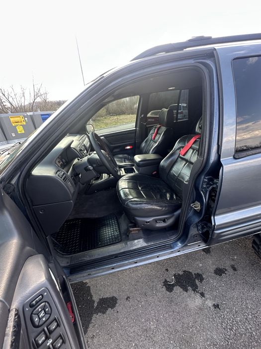 Vand/schimb Jeep Grand Cherokee 4.7 Benzina autoutilitara