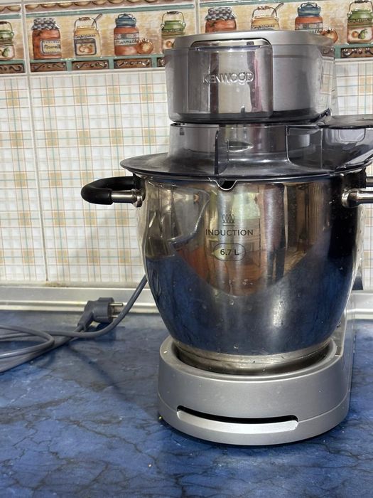 Кухонный комбайн "Kenwood"