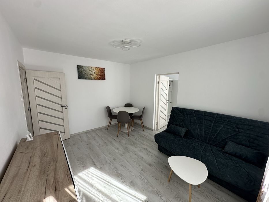 Apartament 3 camere de închiriat