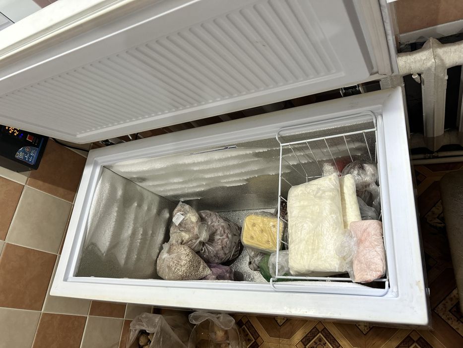 Продам морозильную камеру 100/52