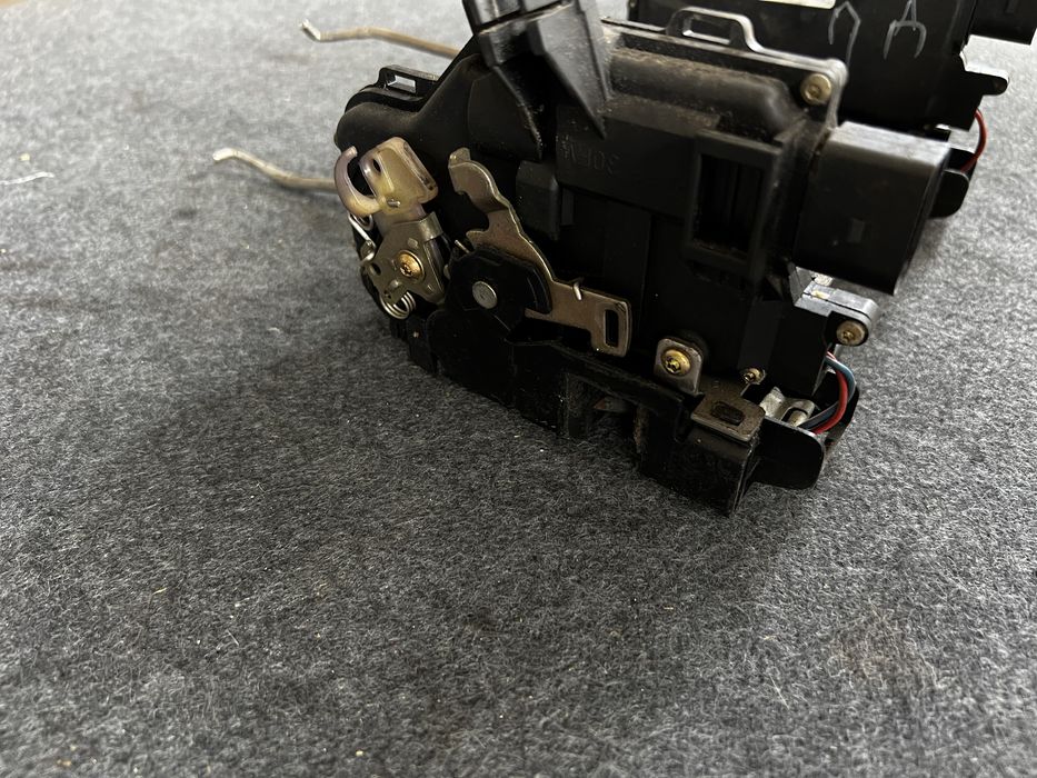 Брави врати ауди а4,б6- audi a4