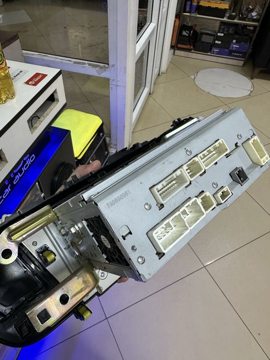 Шгу toyota corolla e170 магнитола