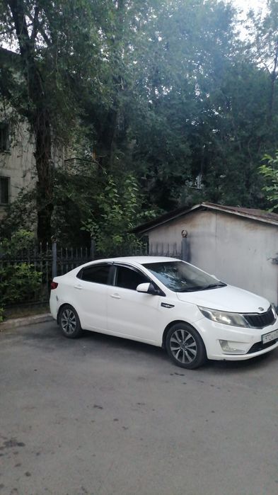 Продам киа рио 2014