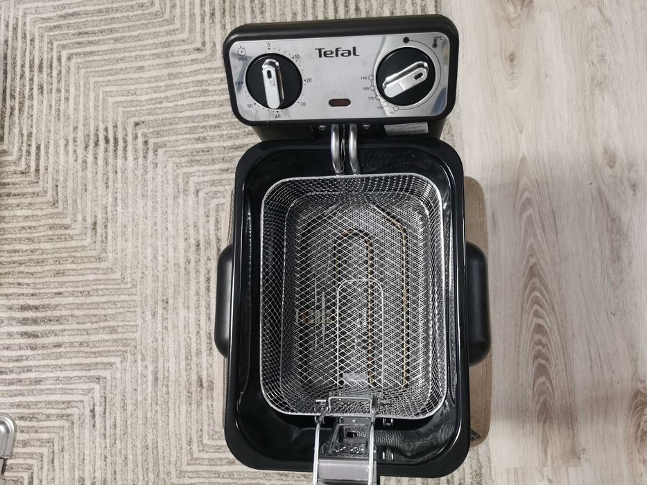 Friteuză de inox Tefal, arată 10 din 10