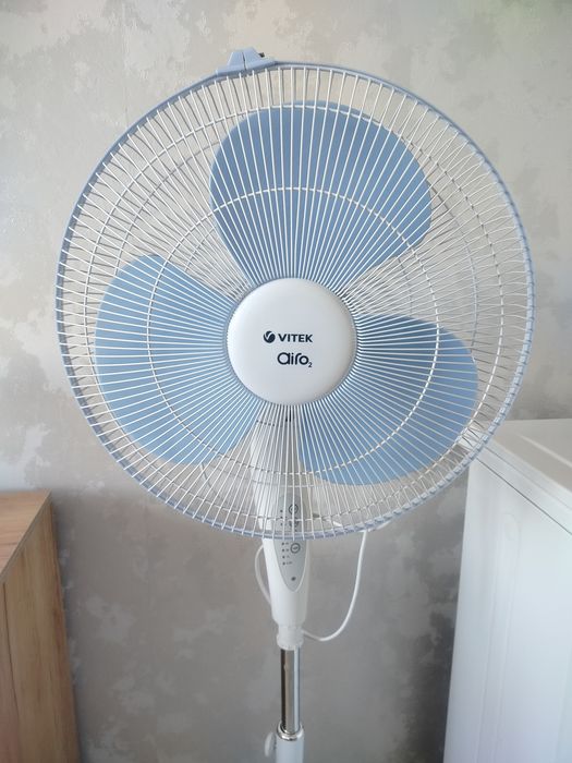 Продам вентилятор ( с таймером и пультом)