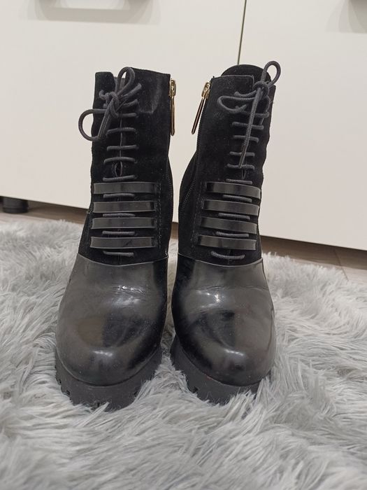 Продам ботильоны женские